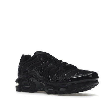 Nike Air Max Plus Triple Black (GS) CD0609-001, trois-quarts avant extérieur
