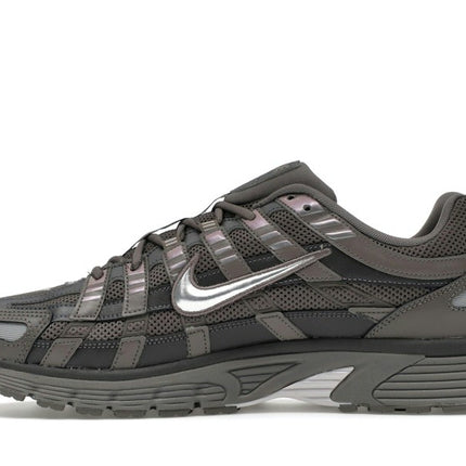 Nike P-6000 Cave Stone Medium Ash Flat Pewter Metallic Silver CD6404-202, profil intérieur