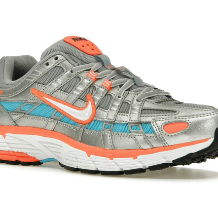 Nike P-6000 Metallic Silver Crimson Blue Fury CT3751-001, trois-quarts avant extérieur