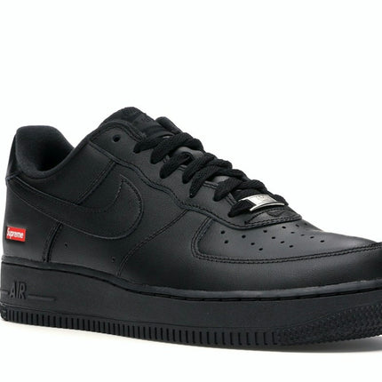 Nike Air Force 1 Low Supreme Black CU9225-001, trois-quarts avant extérieur