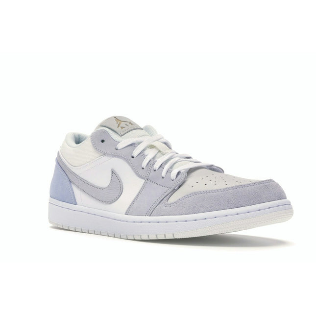 Air Jordan 1 Low Paris CV3043-100, trois-quarts avant extérieur