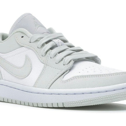 Air Jordan 1 Low Spruce Aura CW1381-003, trois-quarts avant extérieur