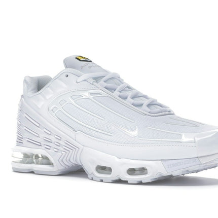 Nike Air Max Plus 3 Triple White CW1417-100, trois-quarts avant extérieur
