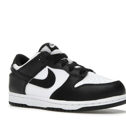 Nike Dunk Low Black White (PS) CW1588-100, trois-quarts avant extérieur