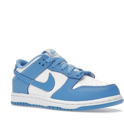 Nike Dunk Low UNC (PS) CW1588-103, trois-quarts avant extérieur