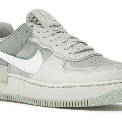 Nike Air Force 1 Low Shadow Spruce Aura White CW2655-001, trois-quarts avant extérieur