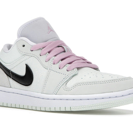 Air Jordan 1 Low SE Barely Green CZ0776-300, trois-quarts avant extérieur