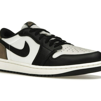 Air Jordan 1 Retro Low OG Mocha CZ0790-102, trois-quarts avant extérieur