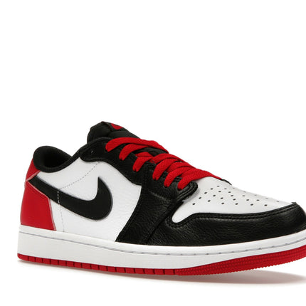 Air Jordan 1 Retro Low OG Black Toe (2023) CZ0790-106, trois-quarts avant extérieur