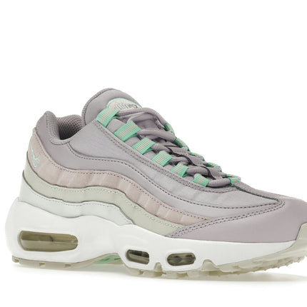 Nike Air Max 95 Lavender CZ1642-500, trois-quarts avant extérieur