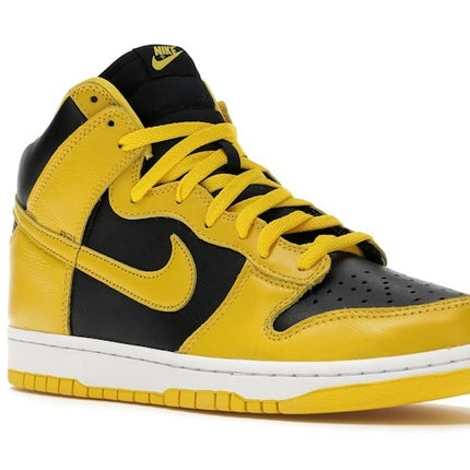 Nike Dunk High Varsity Maize CZ8149-002, trois-quarts avant extérieur