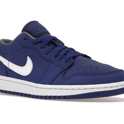 Air Jordan 1 Low Deep Royal Blue DA8008-401, trois-quarts avant extérieur
