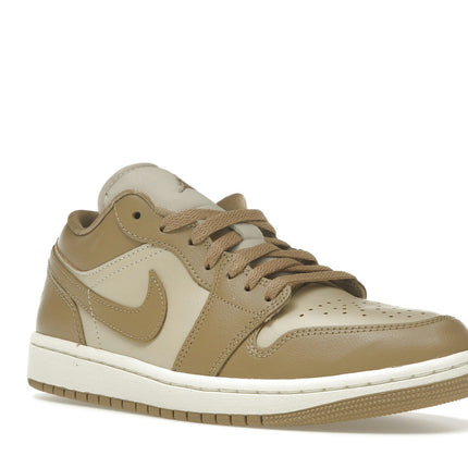 Air Jordan 1 Low Rattan Sail Desert Camo DC0774-203, trois-quarts avant extérieur