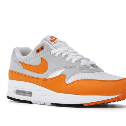Nike Air Max 1 Anniversary Orange DC1454-101, trois-quarts avant extérieur