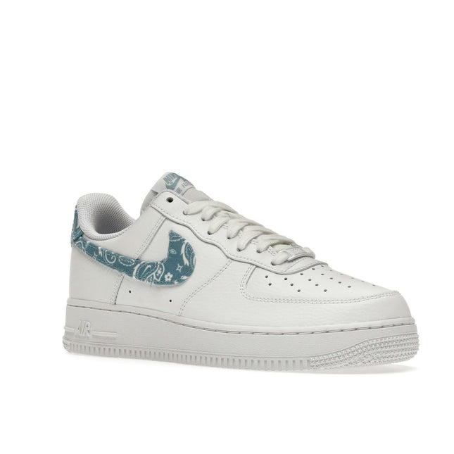 Nike Air Force 1 Low '07 Essential Blue Paisley DH4406-100, trois-quarts avant extérieur