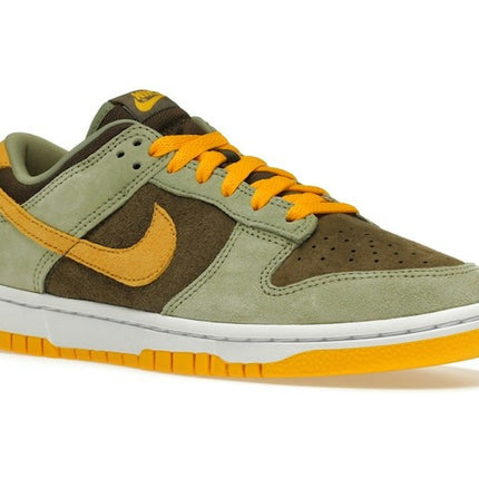 Nike Dunk Low Dusty Olive DH5360-300, trois-quarts avant extérieur