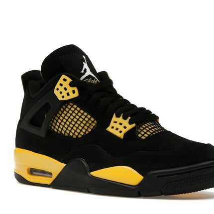 Air Jordan 4 Retro Thunder DH6927-017, trois-quarts avant extérieur