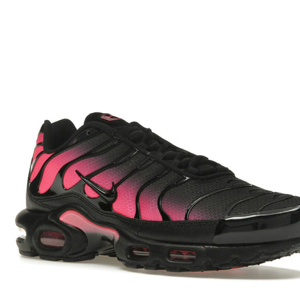 Nike Air Max Plus Black Hyper Pink DM0032-020, trois-quarts avant extérieur