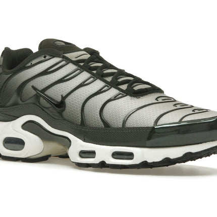 Nike Air Max Plus Sequoia Cargo Khaki DM0032-300, trois-quarts avant extérieur