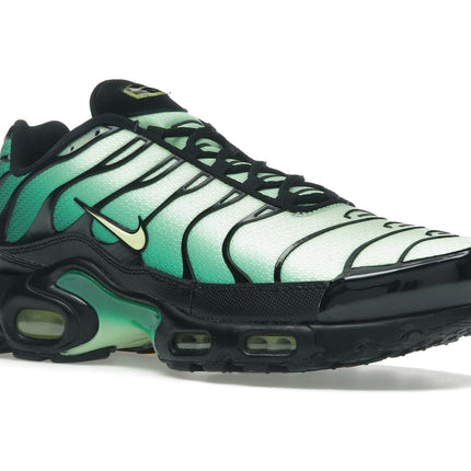 Nike Air Max Plus Vapor Green Malachite Black Light Lemon Twist DM0032-301, trois-quarts avant extérieur