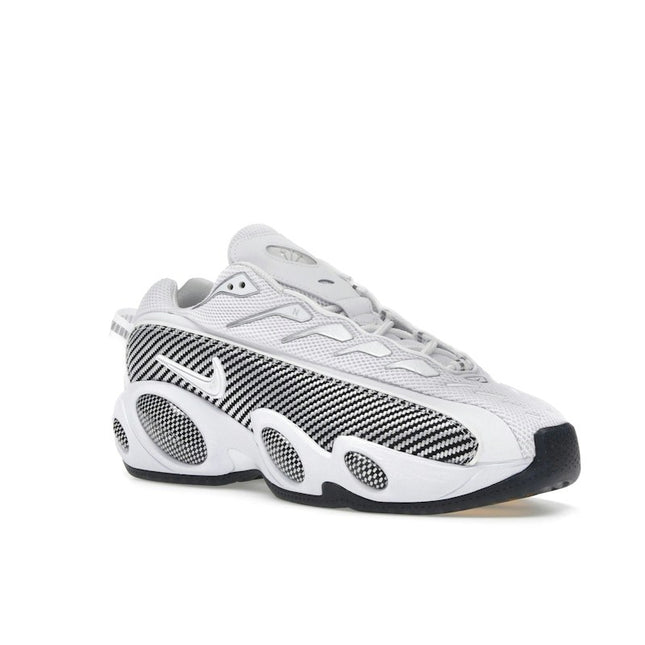 Nike NOCTA Glide White Black DM0879-101, trois-quarts avant extérieur
