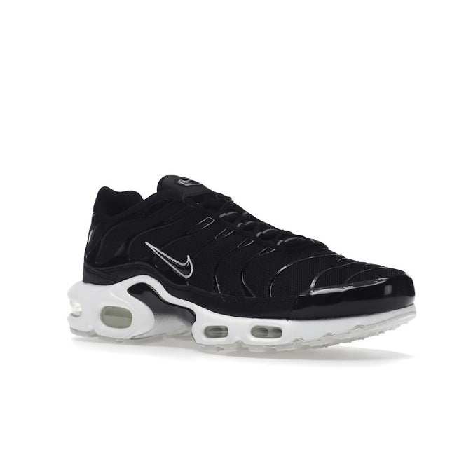 Nike Air Max Plus Black White DM2362-001, trois-quarts avant extérieur