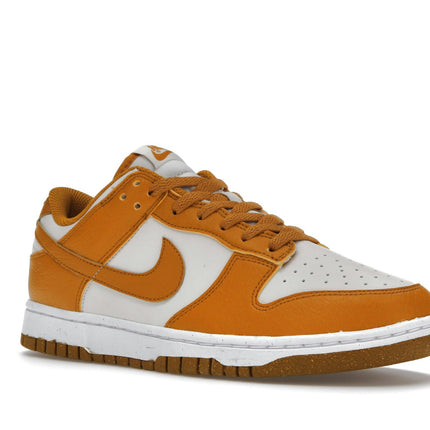 Nike Dunk Low Next Nature Phantom DN1431-001, trois-quarts avant extérieur