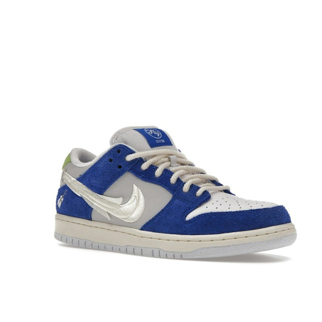 Nike SB Dunk Low Pro QS Fly Streetwear DQ5130-400, trois-quarts avant extérieur