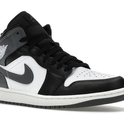Air Jordan 1 Mid Black White Iron Grey DQ8426-001, trois-quarts avant extérieur