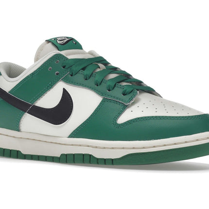 Nike Dunk Low SE Lottery Pack Malachite DR9654-100, trois-quarts avant extérieur