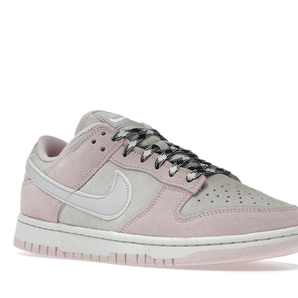 Nike Dunk Low LX Pink Foam DV3054-600, trois-quarts avant extérieur