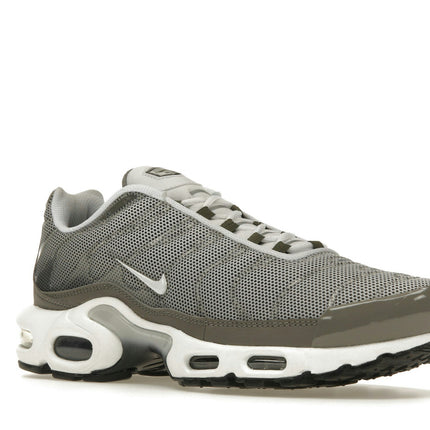 Nike Air Max Plus Flat Pewter DV7665-002, trois-quarts avant extérieur