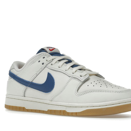 Nike Dunk Low Sail Dark Marina Blue DX3198-133, trois-quarts avant extérieur