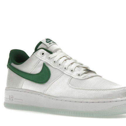 Nike Air Force 1 Low '07 Satin White Pine Green DX6541-101, trois-quarts avant extérieur