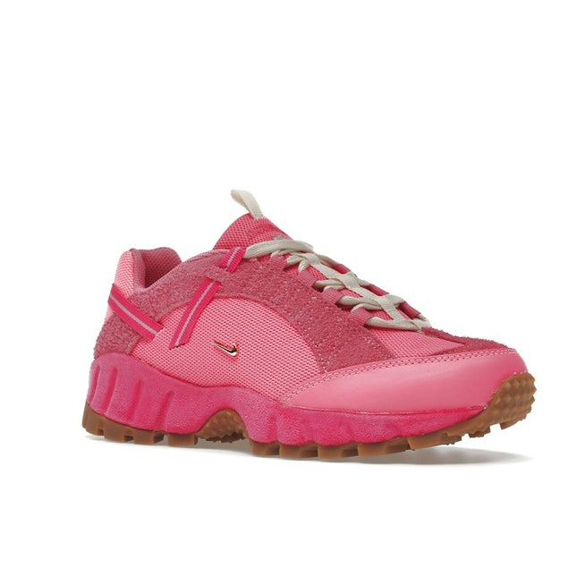 Nike Air Humara LX Jacquemus Pink DX9999-600, trois-quarts avant extérieur