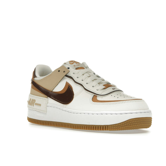 Nike Air Force 1 Low Shadow Flax Sesame DZ1847-106, trois-quarts avant extérieur