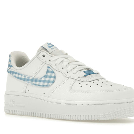 Nike Air Force 1 Low '07 Essential White University Blue Gingham DZ2784-100, trois-quarts avant extérieur
