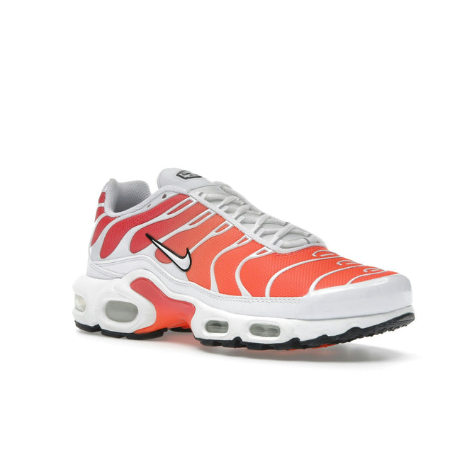 Nike Air Max Plus White Sunrise DZ3670-101, trois-quarts avant extérieur