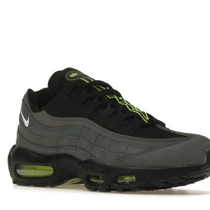 Nike Air Max 95 Grey Black Volt DZ4496-001, trois-quarts avant extérieur