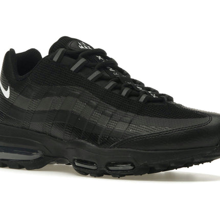 Nike Air Max 95 Ultra Black Medium Ash DZ4503-001, trois-quarts avant extérieur