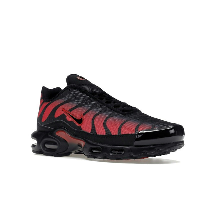 Nike Air Max Plus Bred Reflective DZ4507-600, trois-quarts avant extérieur