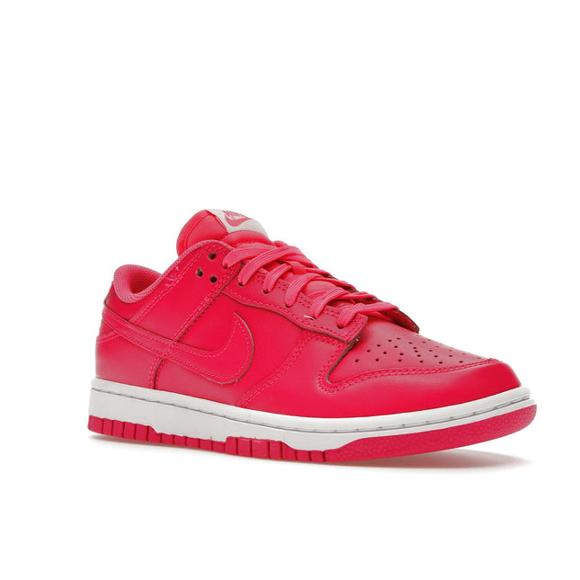 Nike Dunk Low Hyper Pink DZ5196-600, trois-quarts avant extérieur