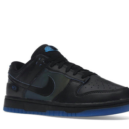 Nike Dunk Low Black Royal Iridescent FB1842-001, trois-quarts avant extérieur