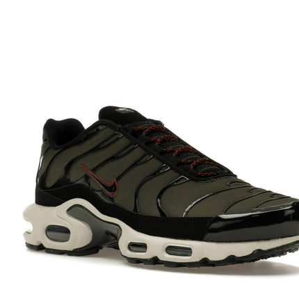 Nike Air Max Plus Cargo Khaki Phantom FB9722-300, trois-quarts avant extérieur