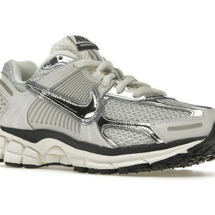 Nike Zoom Vomero 5 Photon Dust FD0884-025, trois-quarts avant extérieur