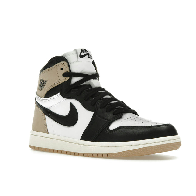 Air Jordan 1 Retro High OG Latte FD2596-021, trois-quarts avant extérieur