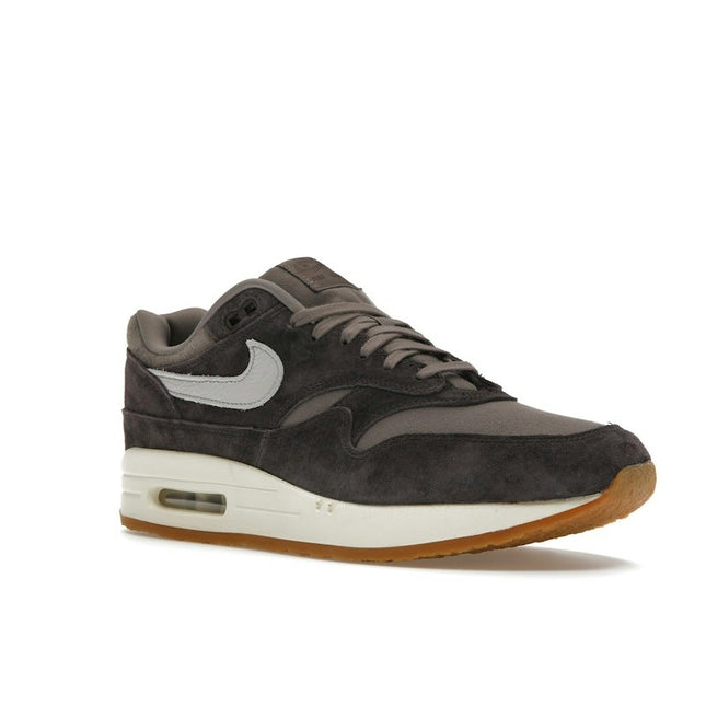 Nike Air Max 1 Crepe Soft Grey FD5088-001, trois-quarts avant extérieur