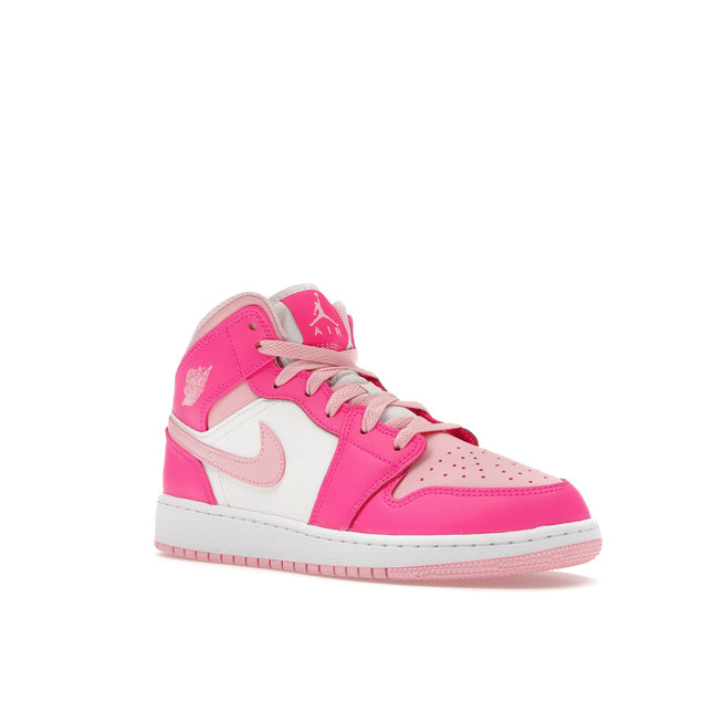 Air Jordan 1 Mid Fierce Pink FD8780-116, trois-quarts avant extérieur