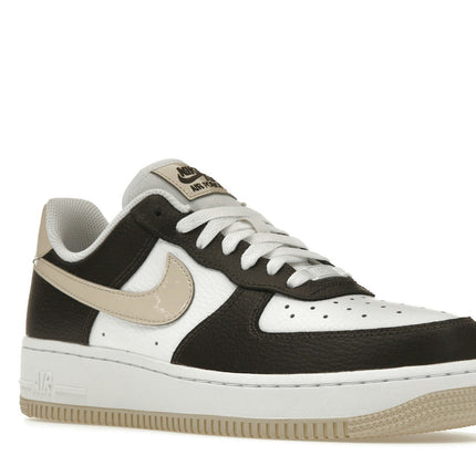 Nike Air Force 1 Low '07 White Velvet Brown FD9873-101, trois-quarts avant extérieur