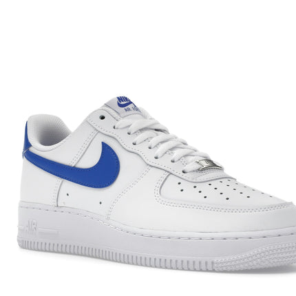 Nike Air Force 1 Low '07 White Hyper Royal FJ4146-113, trois-quarts avant extérieur